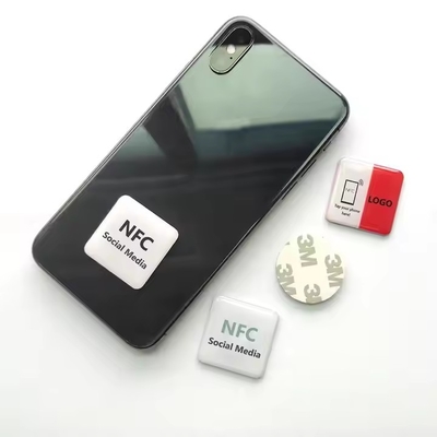 13.56MHz Niestandardowy RFID Key Fob NFC Epoxy Stickers Instant Sharing For Phone NFC Stickers
